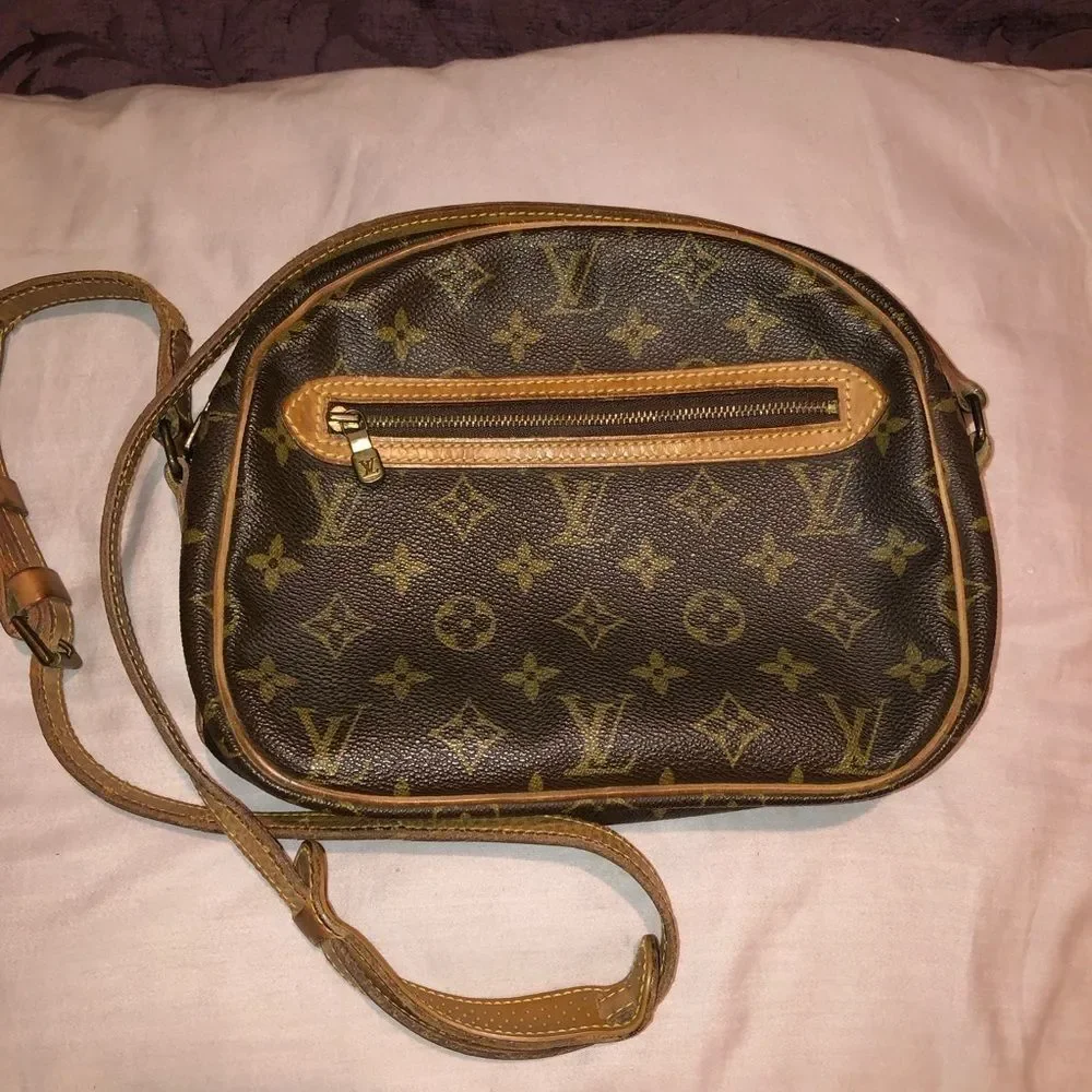 Louis Vuitton Selis GM